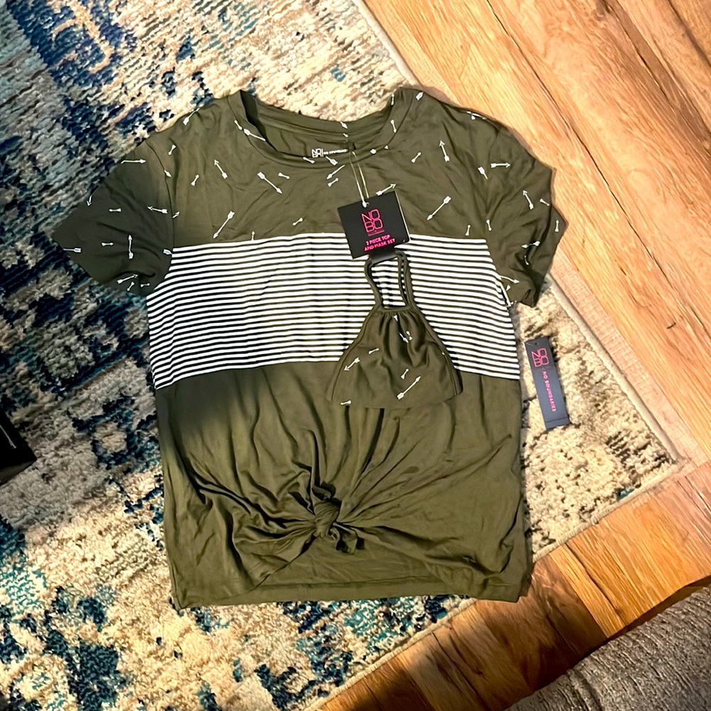 💚✨NWT 2pc TOP & MASK SET✨💚